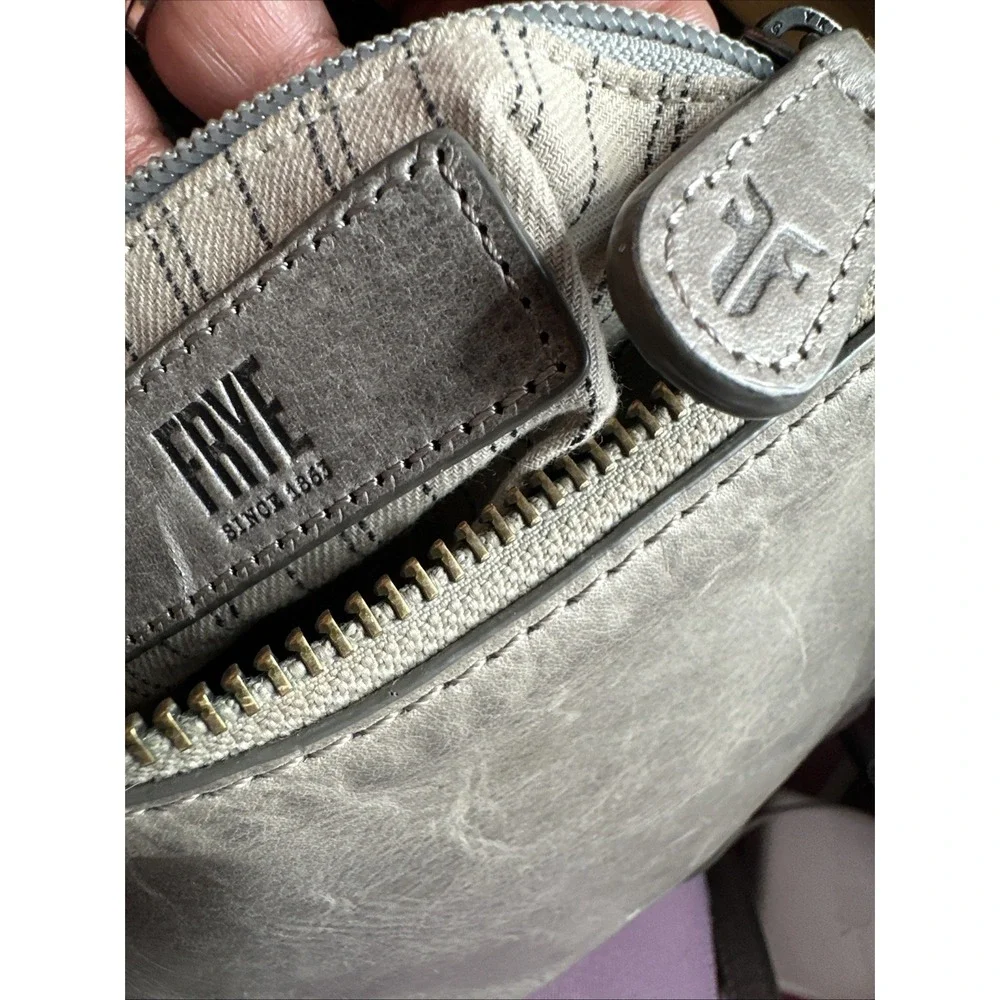 FRYE Taupe Leather MELISSA ZIP CROSSBODY Shoulder Bag - MSRP $198